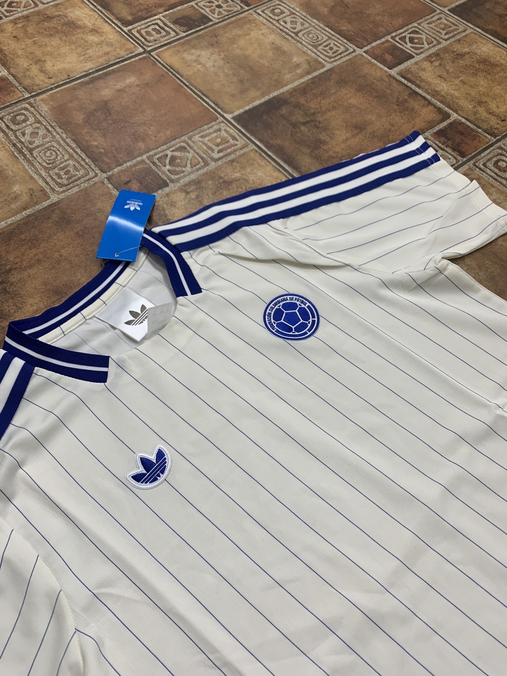 adidas Originals Colombia 2026 World Cup Terrace Icon Lifestyle Jersey Size M - Picture 6 of 6
